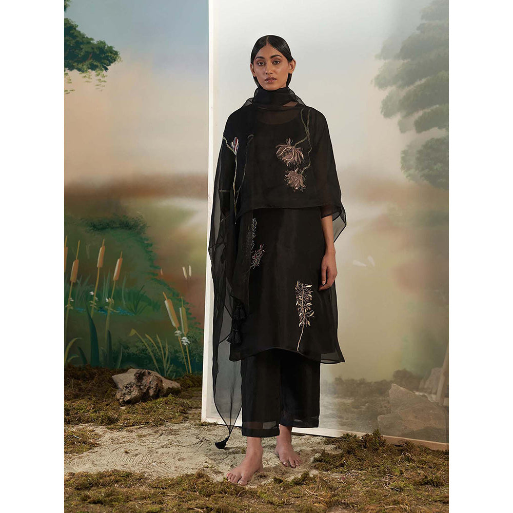 FEBo6 Tuberose Black Kurta Pant with Slip & Dupatta (Set of 4)