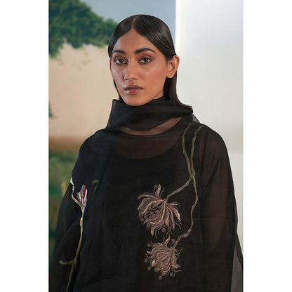 FEBo6 Tuberose Black Kurta Pant with Slip & Dupatta (Set of 4)