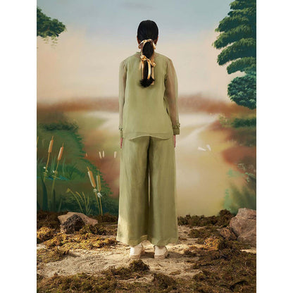 FEBo6 Half & Full Bloom Green Top