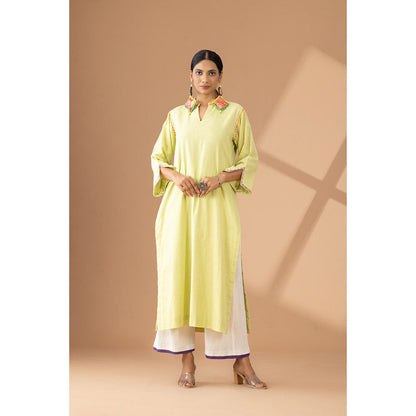 Finethreads by Hina & Nikhat Coral Grace The Versatile Embroidered Kurta and Pant (Set of 2)