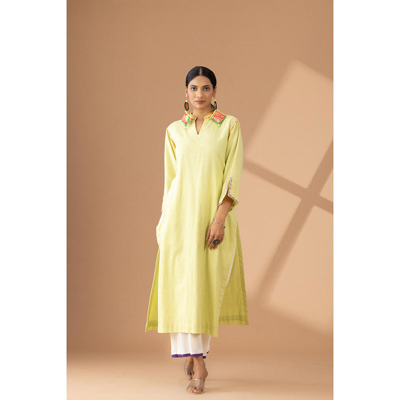 Finethreads by Hina & Nikhat Coral Grace The Versatile Embroidered Kurta and Pant (Set of 2)