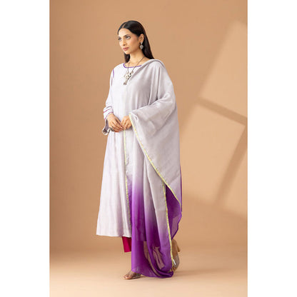 Finethreads by Hina & Nikhat Aaravi Charm Embroidered Kurta and Pant with Dupatta (Set of 2)