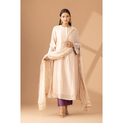 Finethreads by Hina & Nikhat Samaira Daraz Work Kurta Pant with Dupatta (Set of 2)