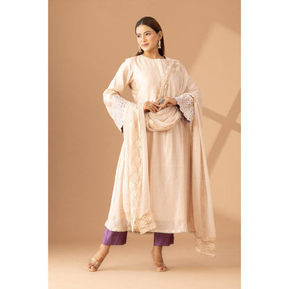 Finethreads by Hina & Nikhat Samaira Daraz Work Kurta Pant with Dupatta (Set of 2)