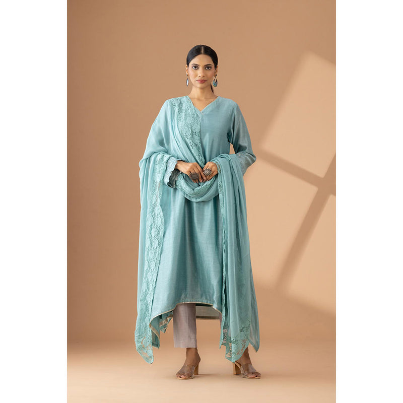 Finethreads by Hina & Nikhat Tarini Elegance Applique Kurta Pant with Dupatta (Set of 2)