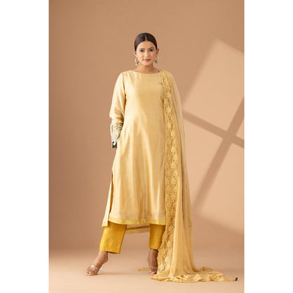 Finethreads by Hina & Nikhat Suhani Shine Golden Silk Kurta Pant with Dupatta (Set of 2)