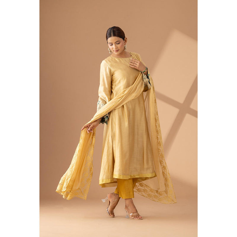 Finethreads by Hina & Nikhat Suhani Shine Golden Silk Kurta Pant with Dupatta (Set of 2)