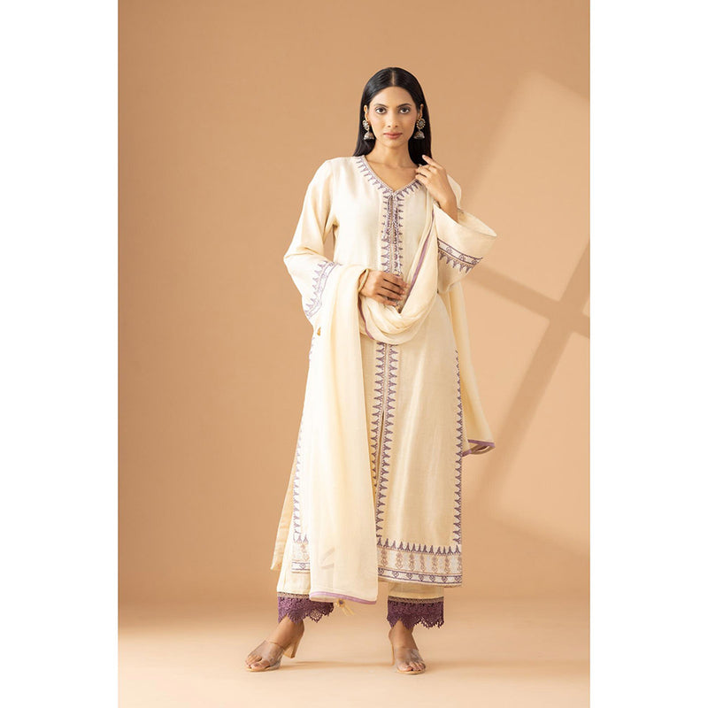 Finethreads by Hina & Nikhat Noorani Radiance Embroidered Kurta Pant with Dupatta (Set of 2)