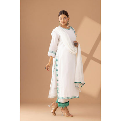 Finethreads by Hina & Nikhat Suruchi Grace Embroidered Silk Kurta Pant with Dupatta (Set of 2)