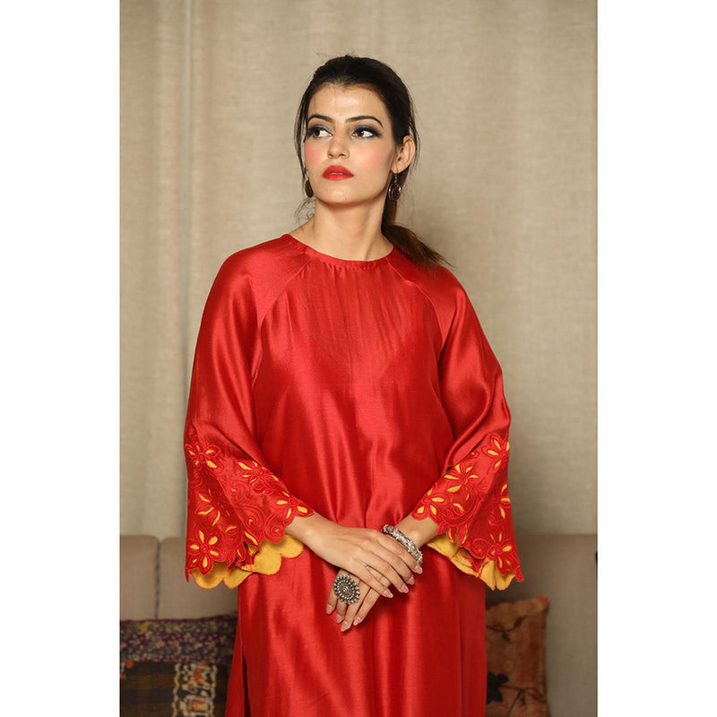 Finethreads by Hina & Nikhat Spinel Statement Daraz Embroidered Chanderi Kurta Pant (Set of 2)