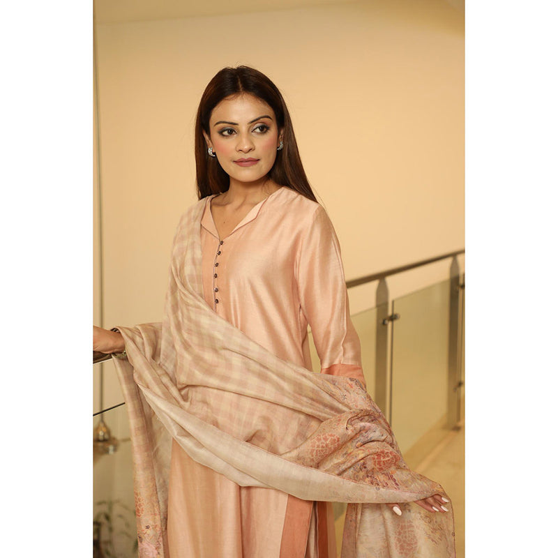 Finethreads by Hina & Nikhat Peach Salmon Kurta with Pant and Dupatta
