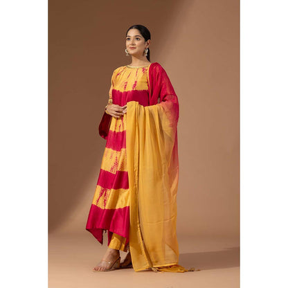 Finethreads by Hina & Nikhat Womens Tie & Dye Yellow Kurta with Pant and Dupatta