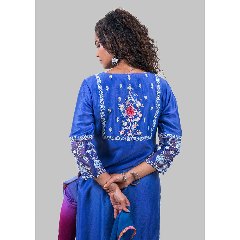 Finethreads by Hina & Nikhat Womens Embroidered Blue Kurta with Pant and Dupatta