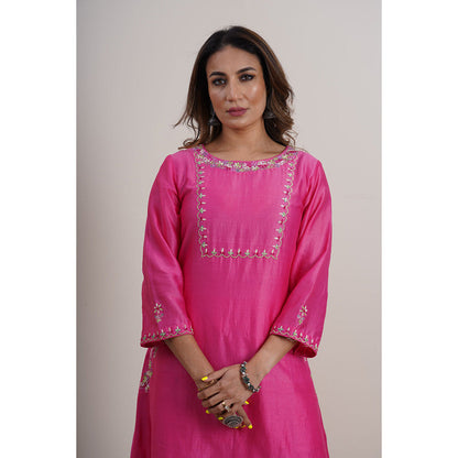 Finethreads by Hina & Nikhat Womens Embroidered Pink Kurta with Palazzo and Dupatta