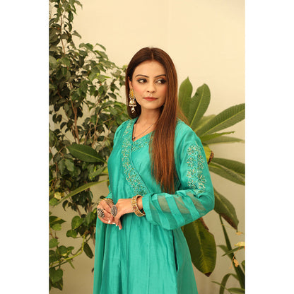 Finethreads by Hina & Nikhat Womens Embroidered Green Angrakha Kurta with Pant and Dupatta