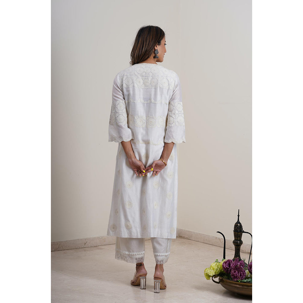 Finethreads by Hina & Nikhat White Noor-E-Safa Kurta with Pant and Dupatta