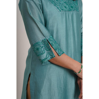 Finethreads by Hina & Nikhat Teal Mehr Kurta with Pant and Dupatta