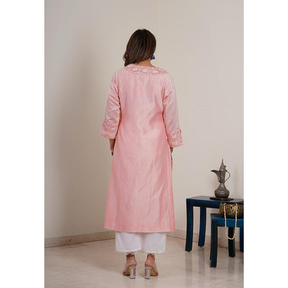 Finethreads by Hina & Nikhat Peach Gul-Rang Kurta with Pant and Dupatta