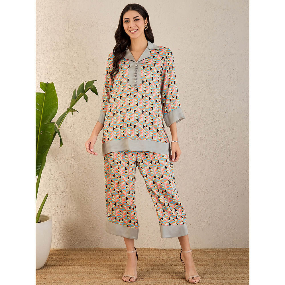 First Resort by Ramola Bachchan Pale Grey & Peach Geometric Print Co-Ordinate (Set of 2)