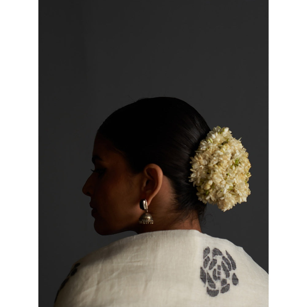 Five Point Five White Rose Motif Woven Saree with Unstitched Blouse