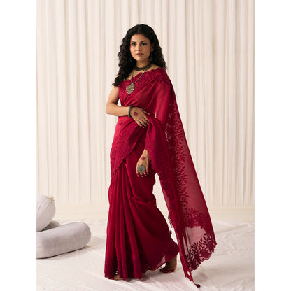 Five Point Five Women's Chameli Maroon Floral Saree with Unstitched Blouse