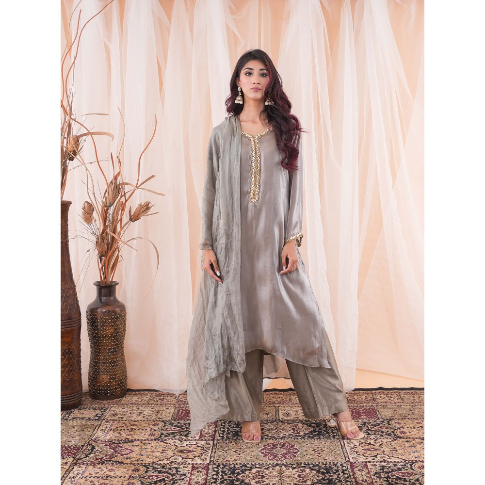 Farha Syed Grey Kurta (Set of 4)