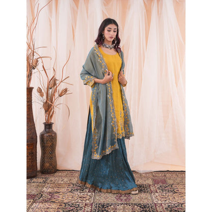 Farha Syed Multi Colour Kurta And Skirt (Set of 3)