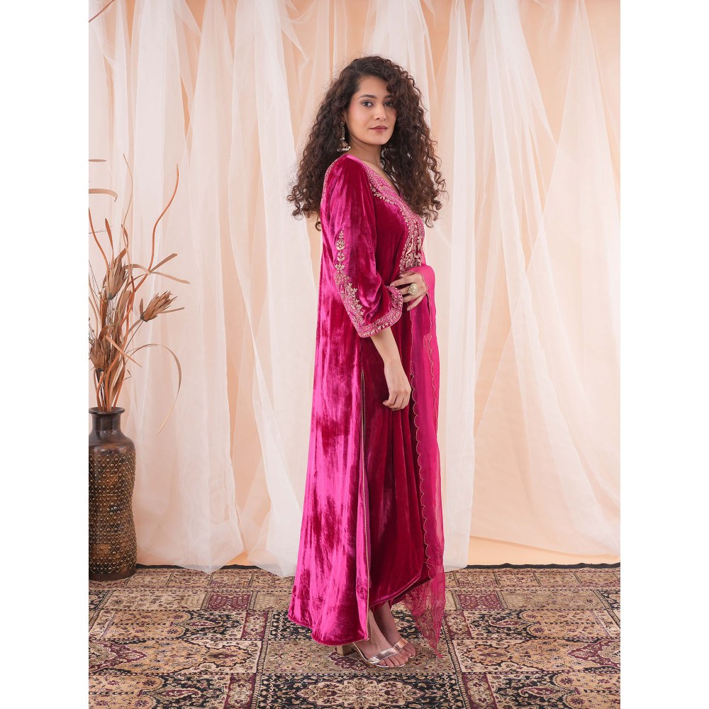 Farha Syed Raspberry Pink Kaftan Kurta with Dupatta And Pant (Set of 3)