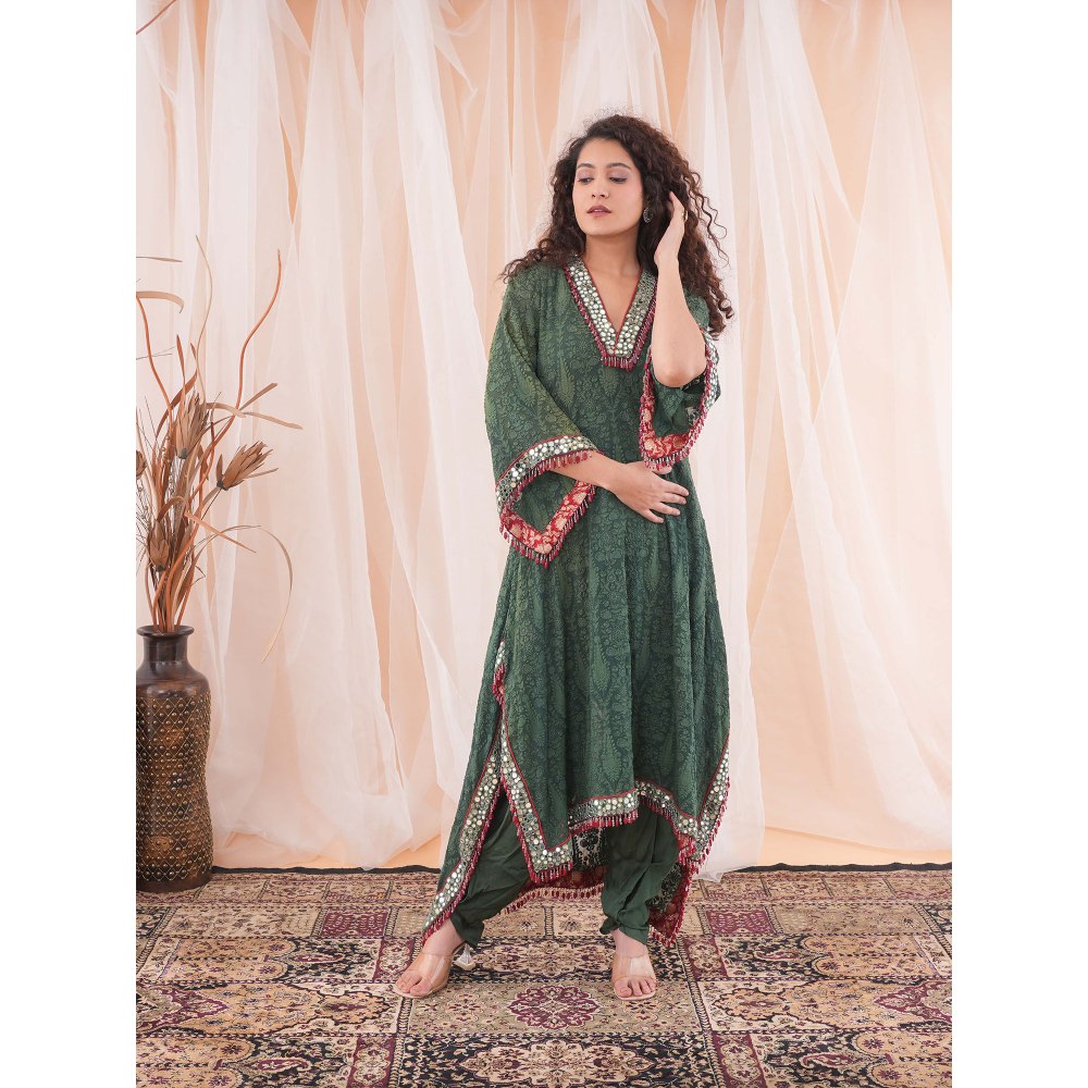 Farha Syed Green & Red Kaftan Kurta (Set of 2)