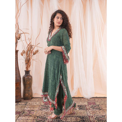 Farha Syed Green & Red Kaftan Kurta (Set of 2)