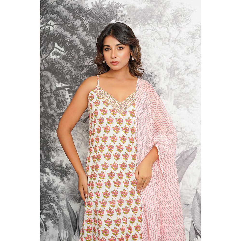 GANGA GRACE White Floral Printed Cotton Kurta with Pant and Dupatta