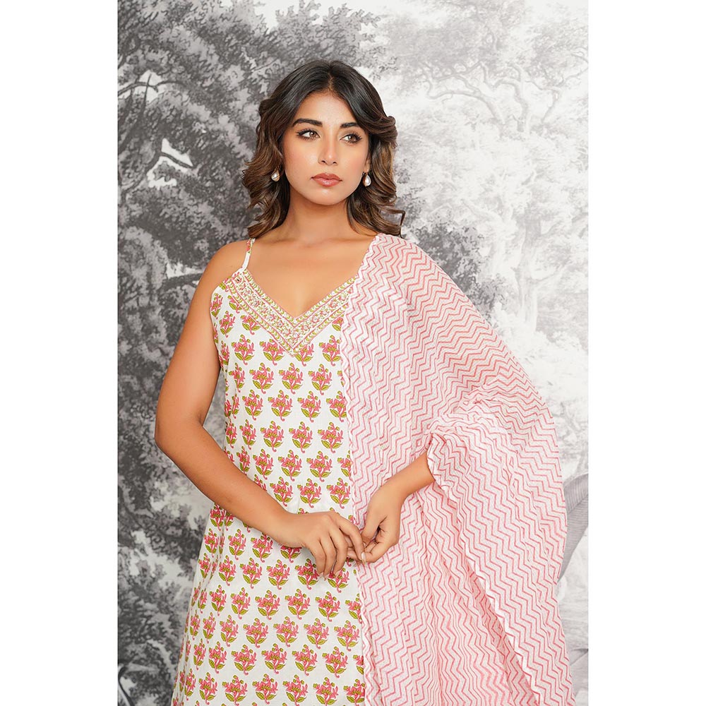 GANGA GRACE White Floral Printed Cotton Kurta with Pant and Dupatta