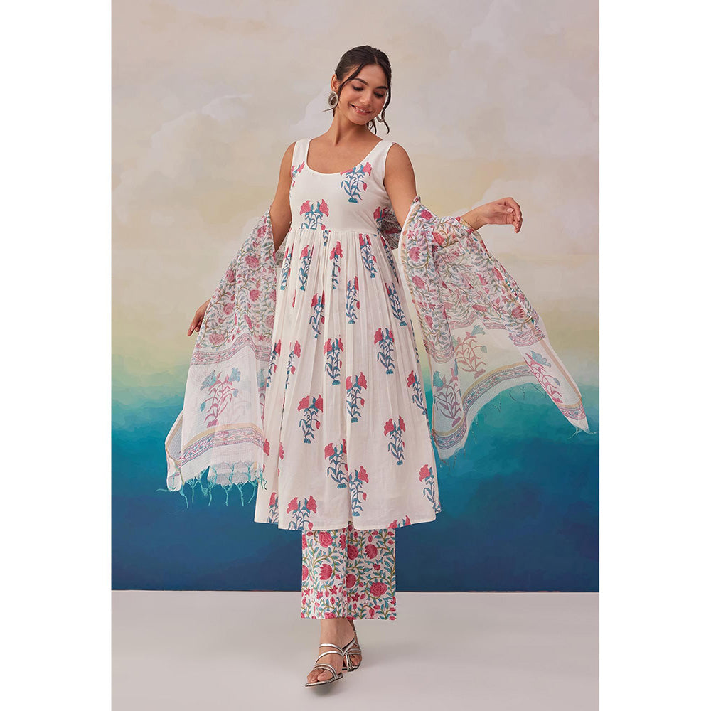 GANGA GRACE White Floral Printed Kurta with Pant and Dupatta