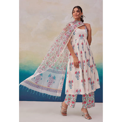 GANGA GRACE White Floral Printed Kurta with Pant and Dupatta