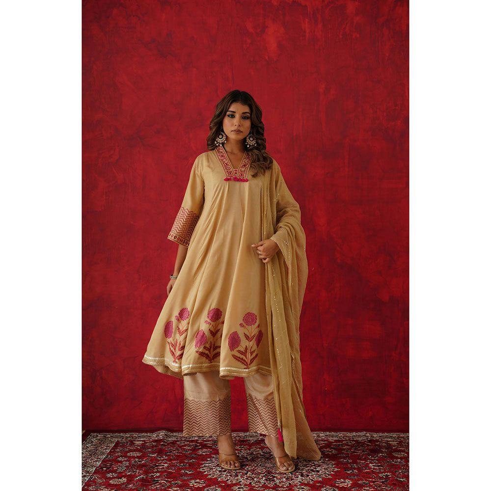 GANGA GRACE Women Art Silk Floral Beige Kurta with Pant and Dupatta