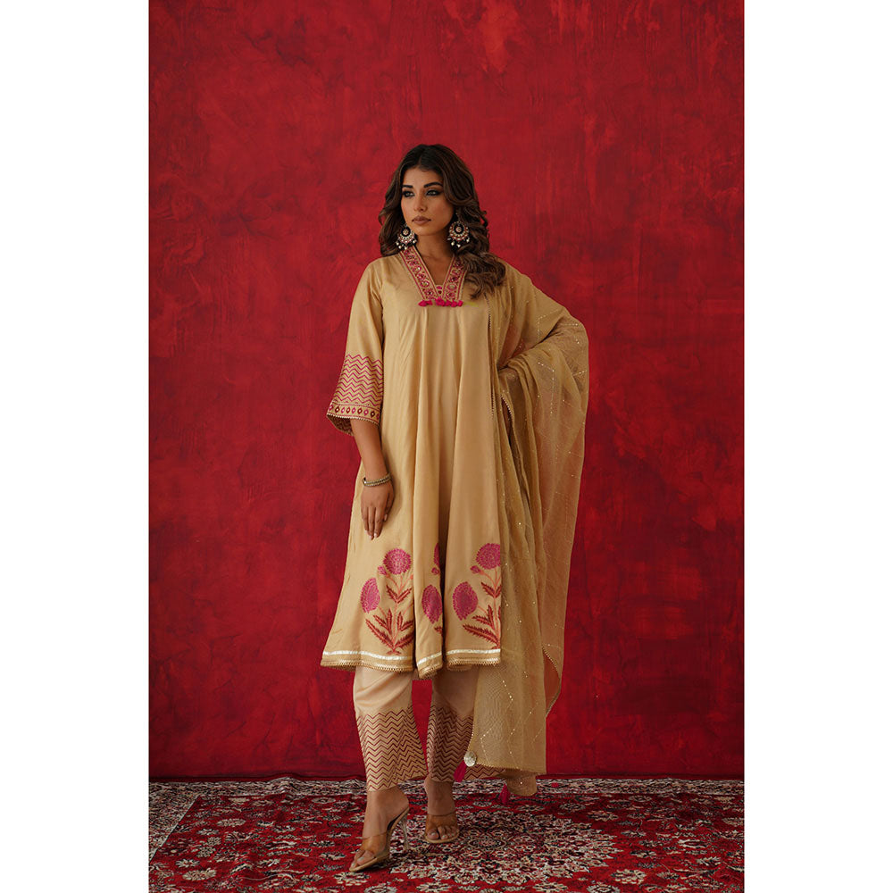 GANGA GRACE Women Art Silk Floral Beige Kurta with Pant and Dupatta