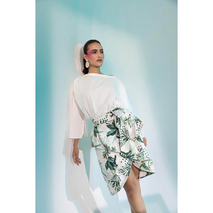 Gazab By Miku Kumar White Parc De Berczy Paris Skirt with Top (Set of 2)