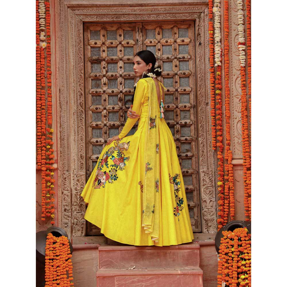 Gazab By Miku Kumar Yellow Sabia Drape Anarkali with Belt (Set of 2)