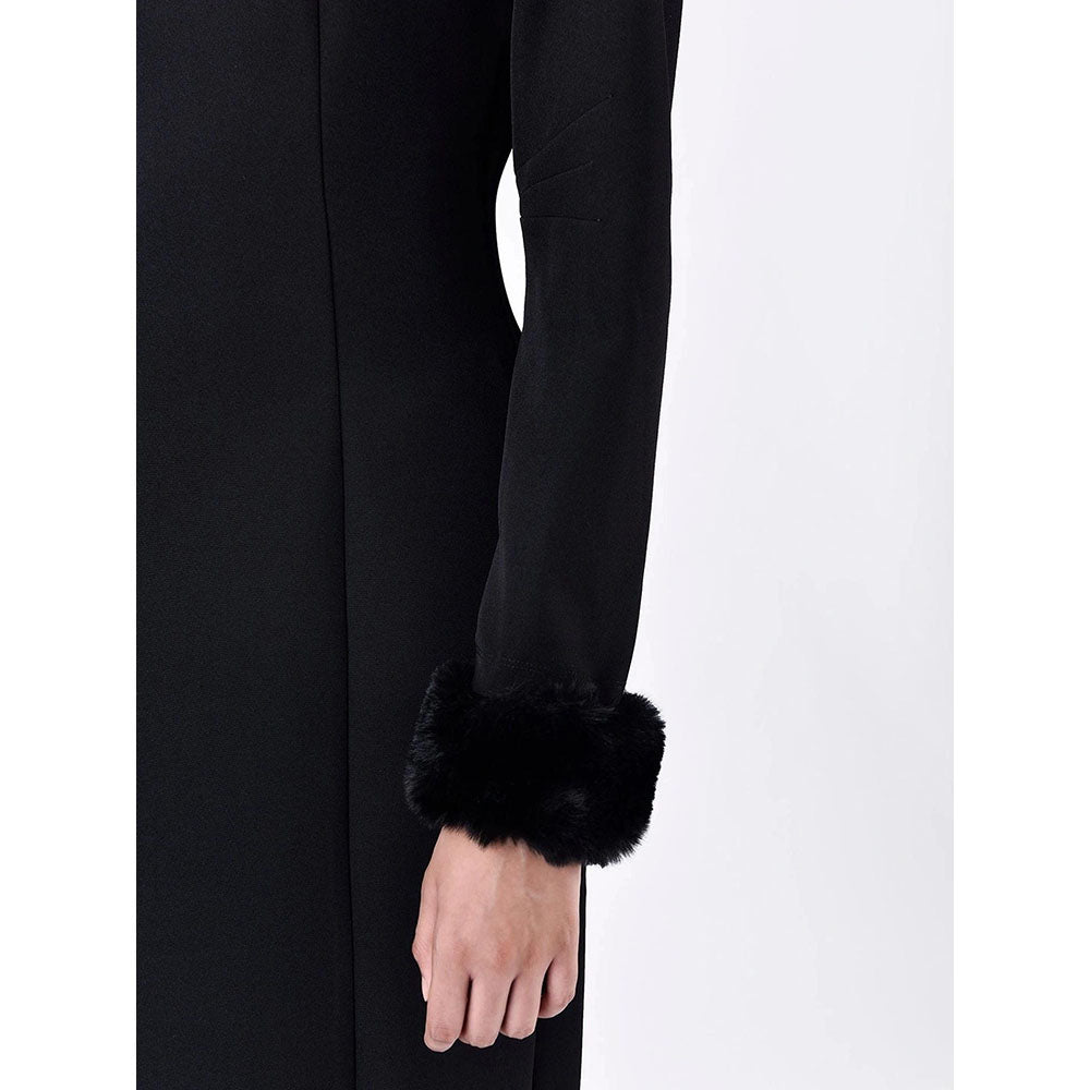 Genes Lecoanet Hemant Women Polyester Crepe Turtle Neck Solid Dress