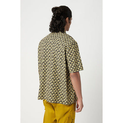 Genes Lecoanet Hemant Easy Fit Half Sleeve Shirt With Asymmetric Bone Pockets