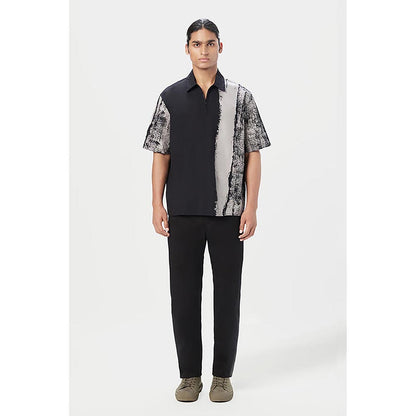 Genes Lecointe Hemant Relaxed Fit Half Sleeve Shirt with Zipper Front Opening