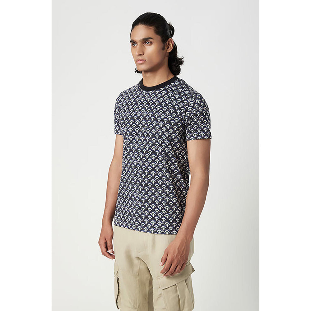 Genes Lecointe Hemant Regular Fit T-Shirt In All-Over Scallop Print
