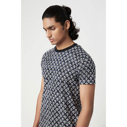 Genes Lecointe Hemant Regular Fit T-Shirt In All-Over Scallop Print