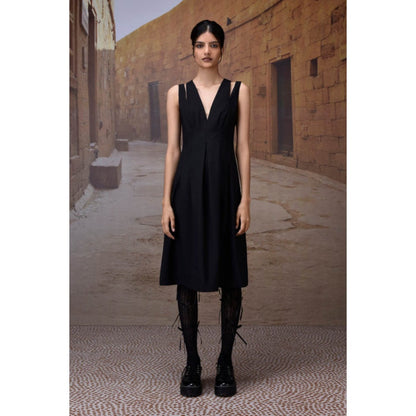 Genes Lecoanet Hemant Sleeveless Black Poly Woollen Midi Dress