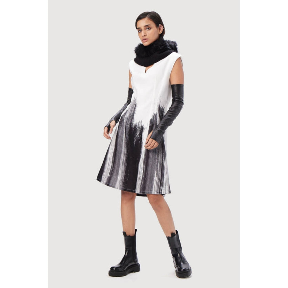 Genes Lecoanet Hemant Semi-Fit V-Neck Sleeveless Dress With Brush Stroke Print