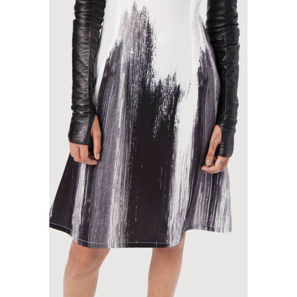 Genes Lecoanet Hemant Semi-Fit V-Neck Sleeveless Dress With Brush Stroke Print