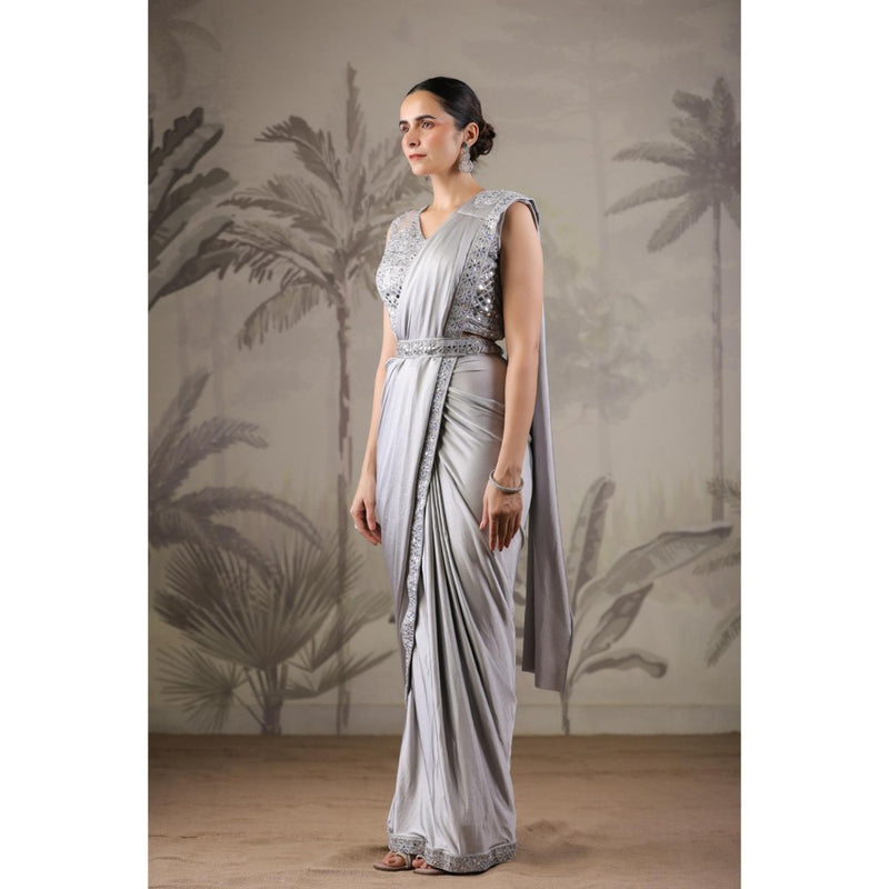 Geroo Luxe Grey Belted Pre-Stitched Saree With Stitched Blouse