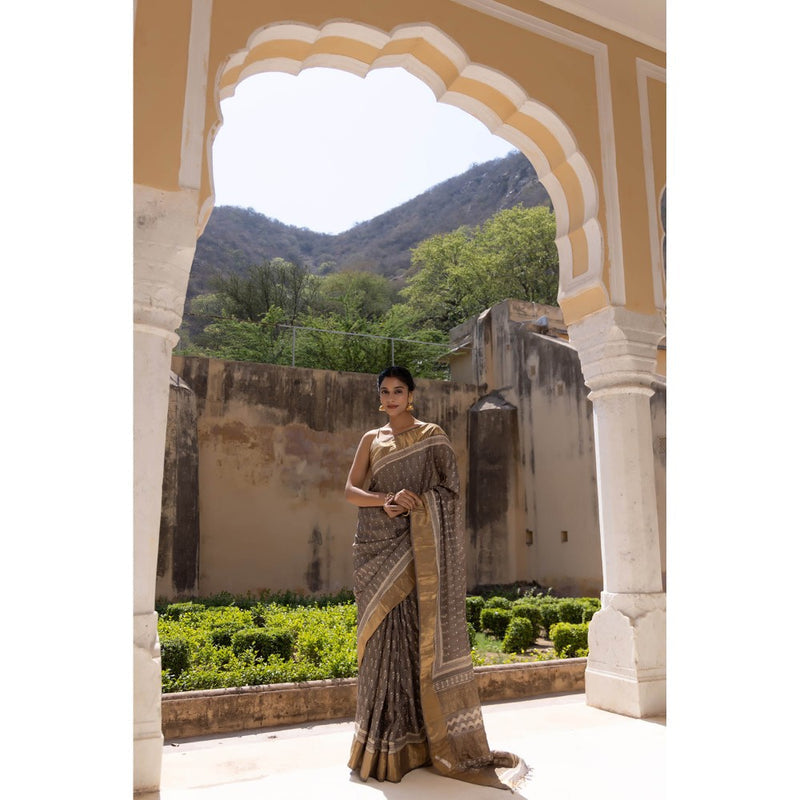 Geroo Luxe Grey Woven Design Pure Silk Bagru Saree with Unstitched Blouse