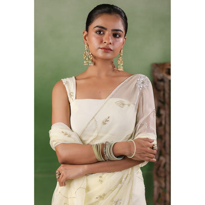 Geroo Luxe Ivory Hand Embroidered Chiffon Saree with Unstitched Blouse