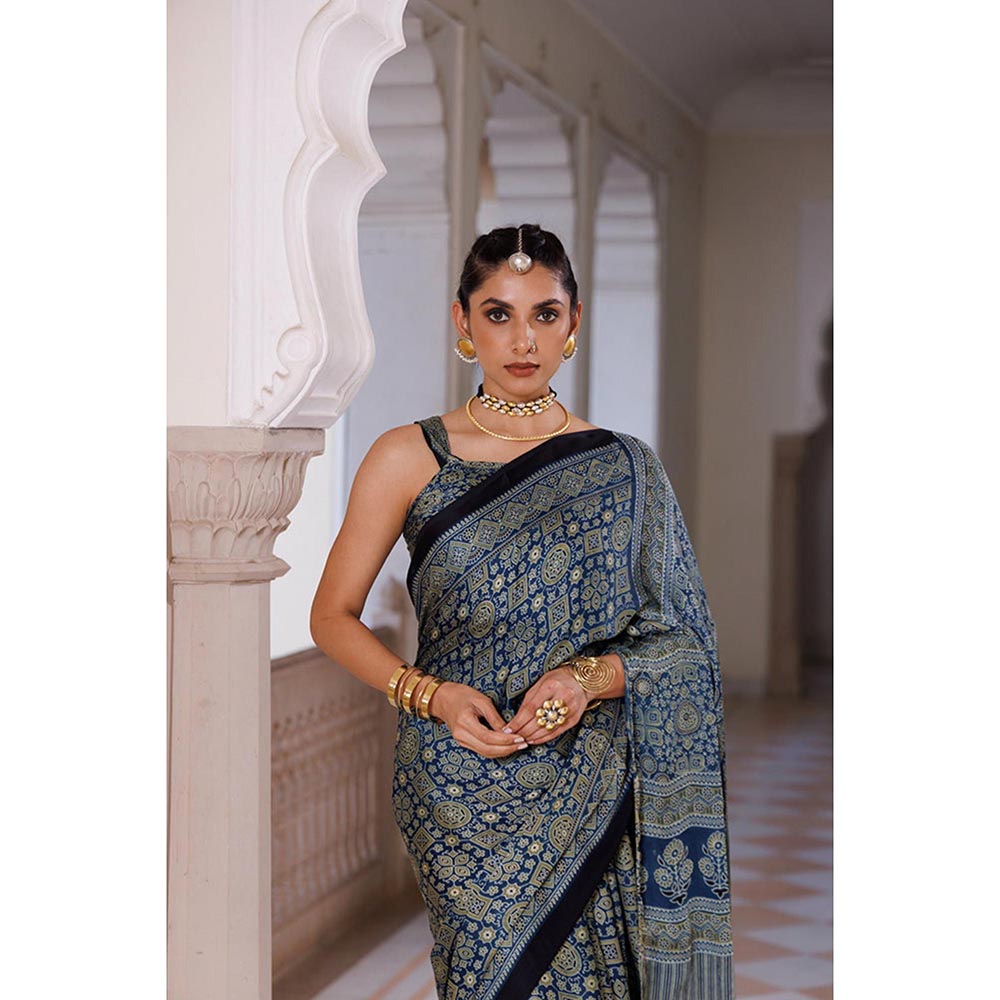 Geroo Luxe Women Indigo Silk Handloom Saree with Unstitched Blouse